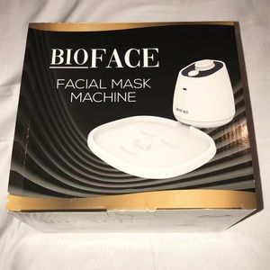 White Facial Mask Machine